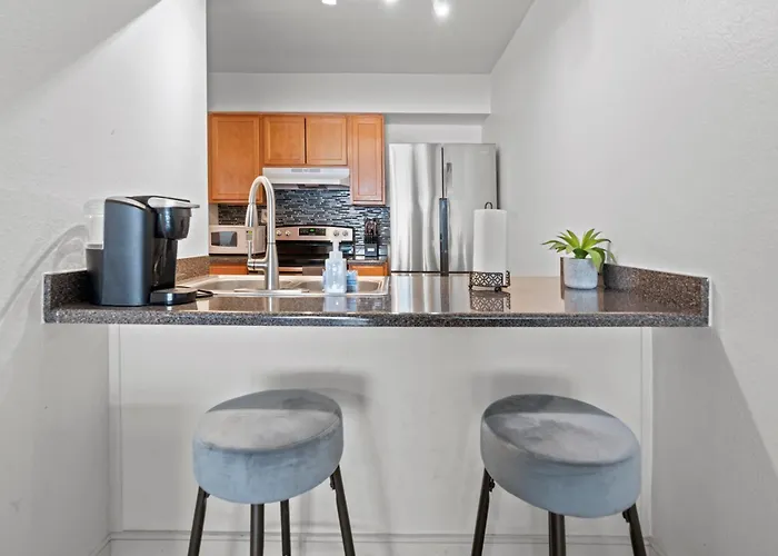 Cozy 2br W Pool Near Old Town Holiday home