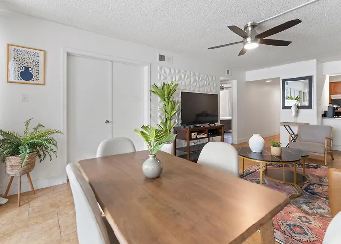 Cozy 2br W Pool Near Old Town Holiday home